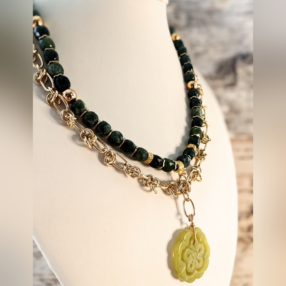 Natural Green Jade In Two Strand Gold Plated Barbed Knot Necklace With Pendant - Picture 6 of 10